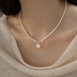 项链;耳环;耳钉