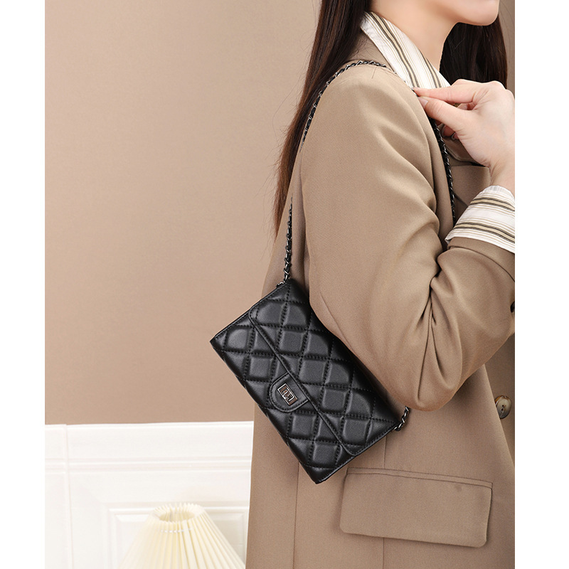 Women's Long Wallet Sheepskin Embroidered Fragrant Lingge Handbag New Fashion Multi-functional Chain Crossbody Small Bag Women's Long Wallet Sheepskin Embroidered Fragrant Lingge Handbag New Fashion Multi-functional Chain Crossbody Small Bag