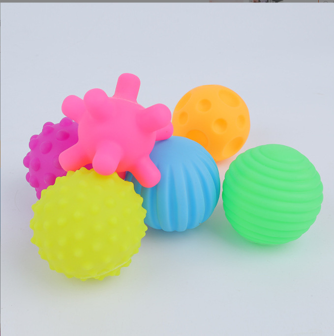 Baby hand-grab ball toy, multi-textured tactile ball, children's massage grip soft rubber educational sensory ball for water play and bathing Baby hand-grab ball toy, multi-textured tactile ball, children's massage grip soft rubber educational sensory ball for water play and bathing