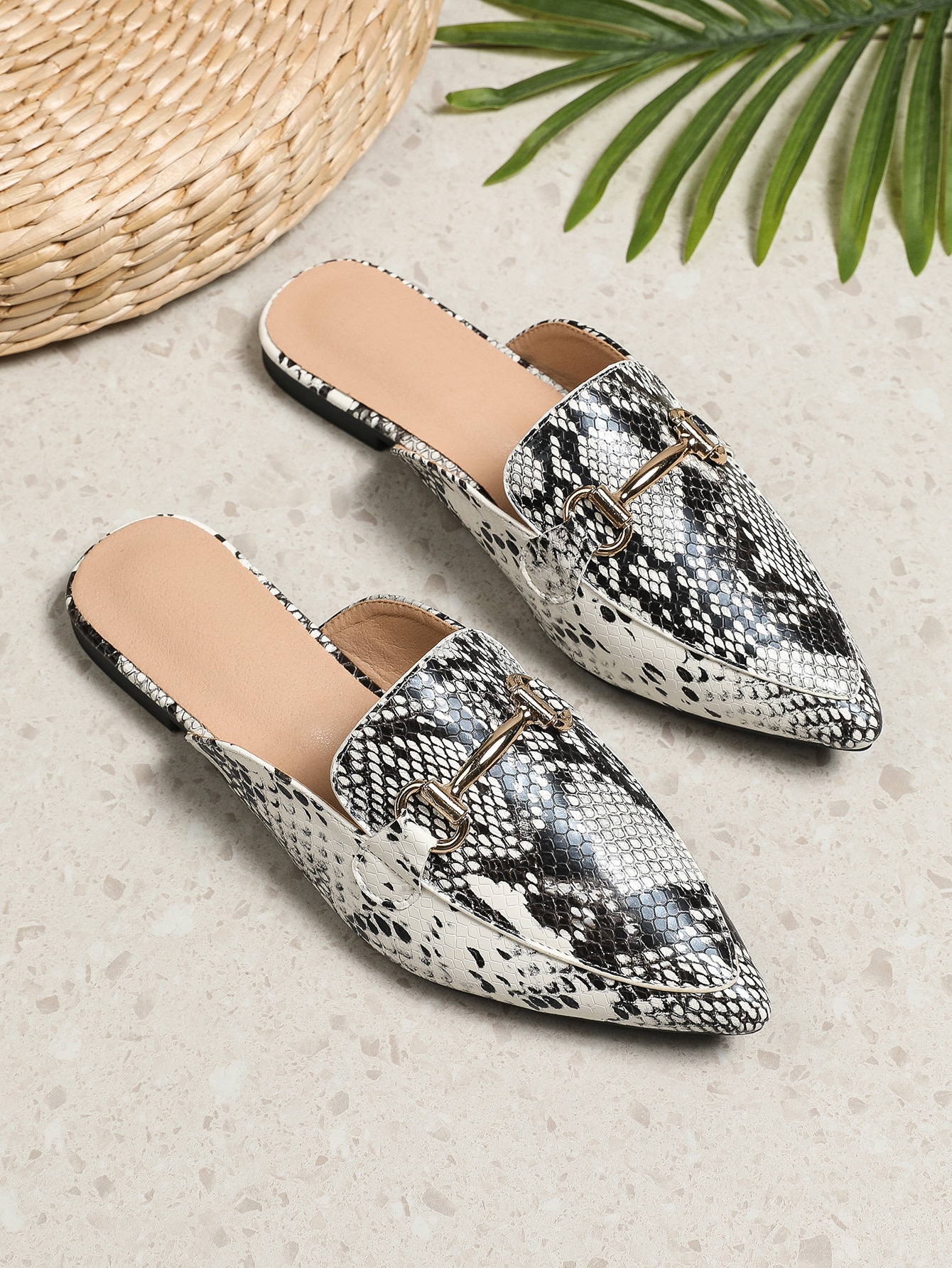 Neue lässige Schlangenmuster-Mode-Einzelschuhe, vielseitig, spitze Zehen, flacher Boden, faule halbe Drag-Außenhandel_voghion.com