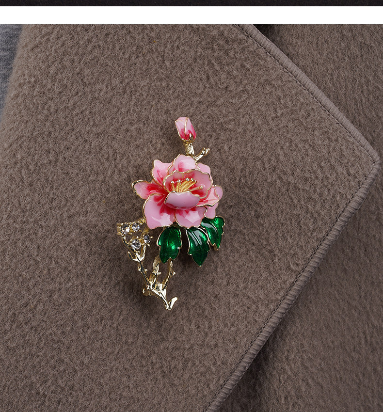 Chinese-Style Peony Brooch with a High-End Feel, Symbolizing Prosperity and Elegance, Fashionable and Versatile Enamel Pin Brooch