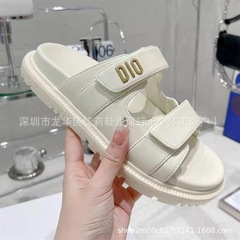 迪迪2025夏季新款字母魔术贴拖鞋女厚底一字凉拖鞋休闲平底沙滩鞋