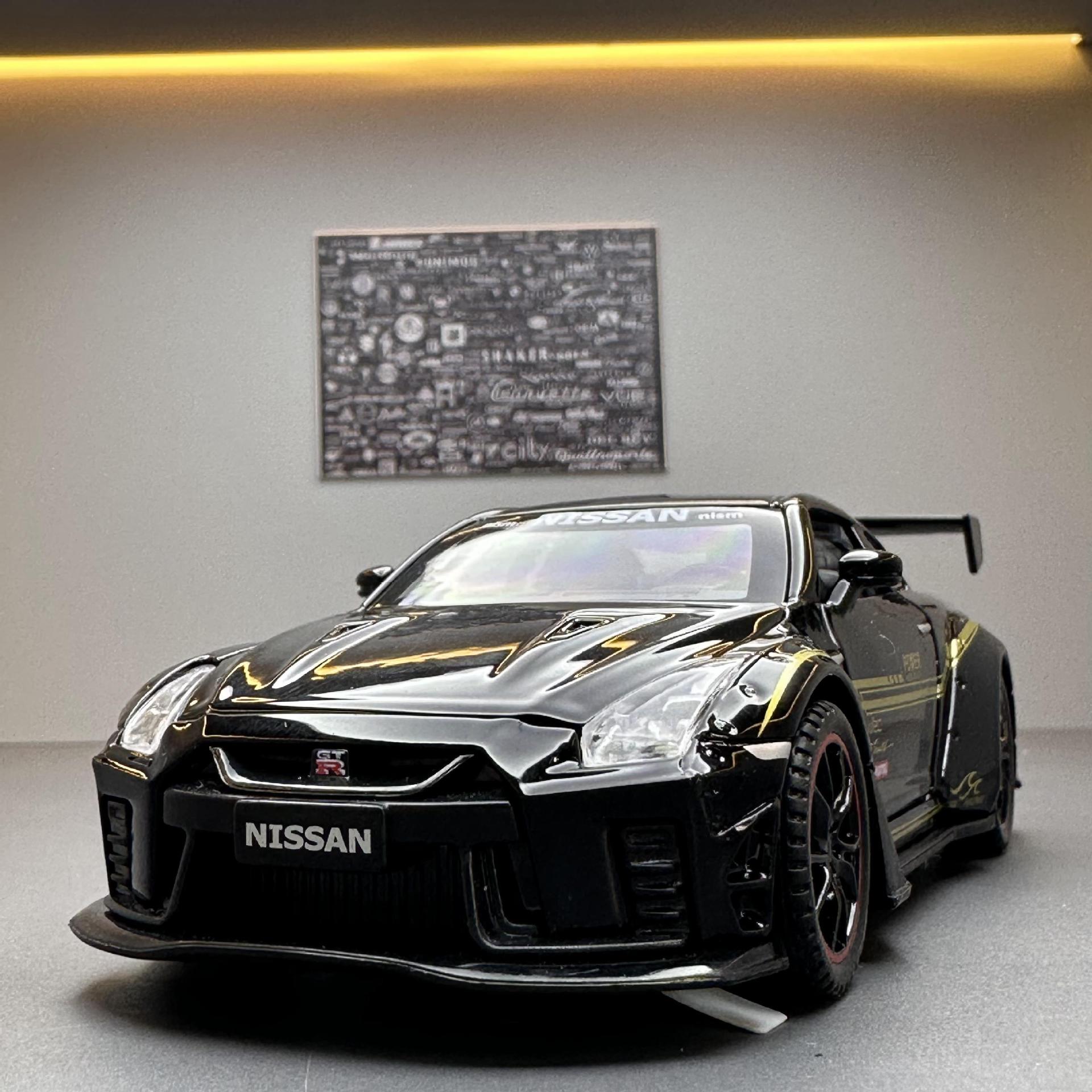 NISSAN GTR Car Metal Toy