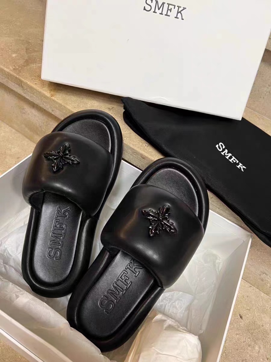 Mismo Estilo De Zapatillas De Globo Mate Pisando Heces Sintiendo Flor Cruzada Ropa De Abrigo Para Mujer Aumentada En Cm Chanclas De Fondo Grueso Mujer_voghion.com