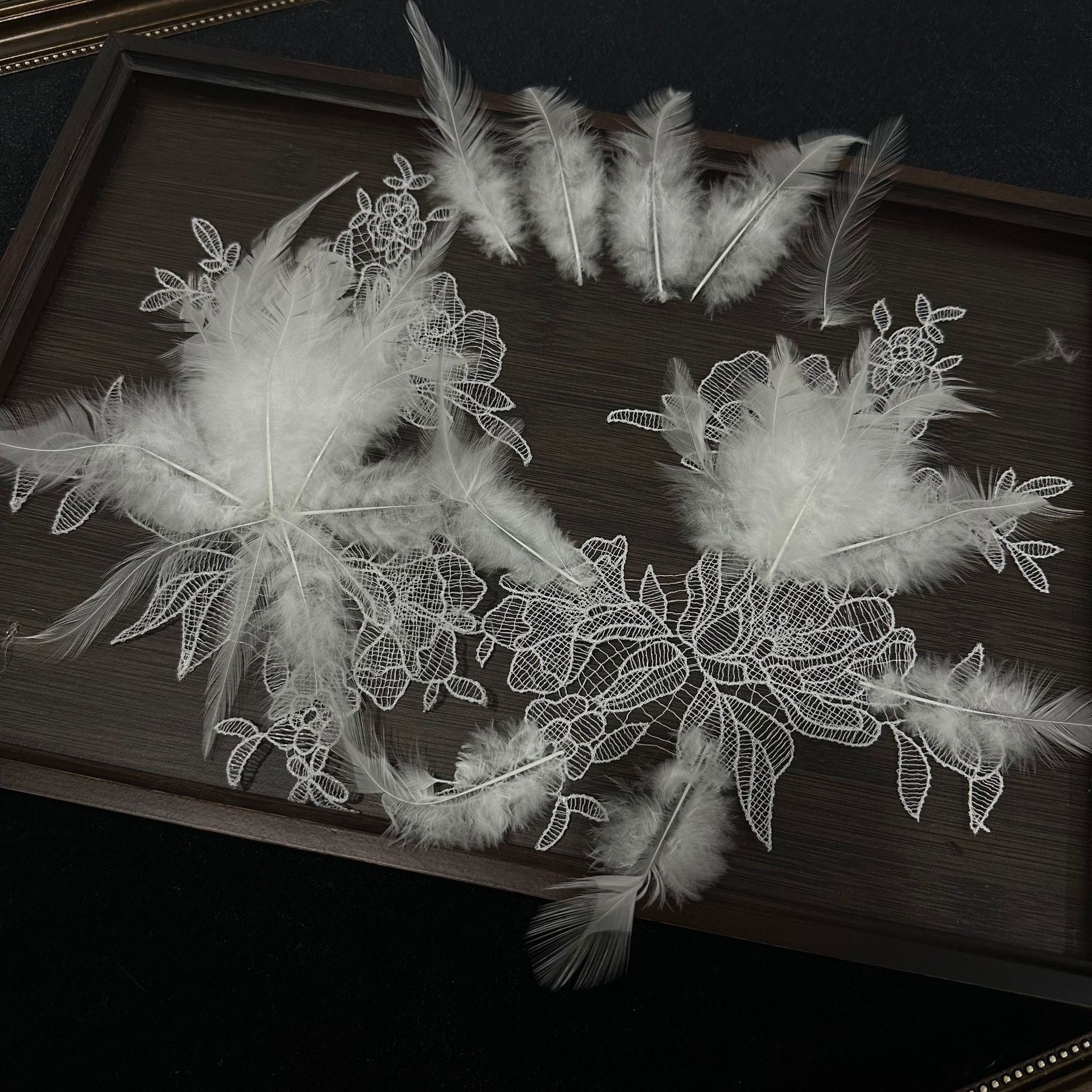 Tocado de novia plumas de encaje super inmortal alta sensación hermoso vestido de boda blanco disparar certificado de boda princesa foto de boda