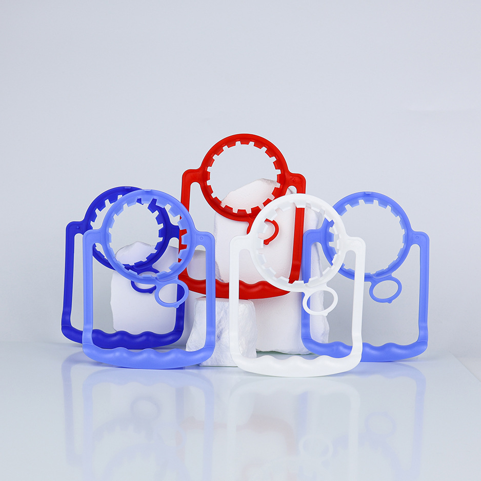 Fábrica de fuente al por mayor 55 calibre botella de bebidas PE mango botella de agua potable desechable mango mango de plástico