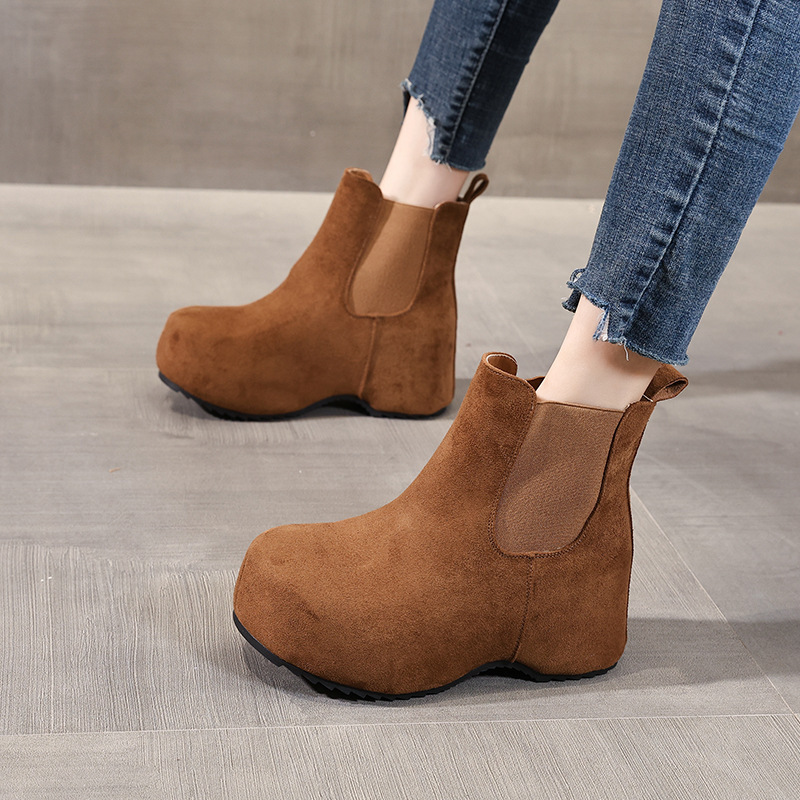 Boot Chelsea nữ cổ thun đế dày tăng chiều cao lót lông cừu mùa thu đông — Màu nâu