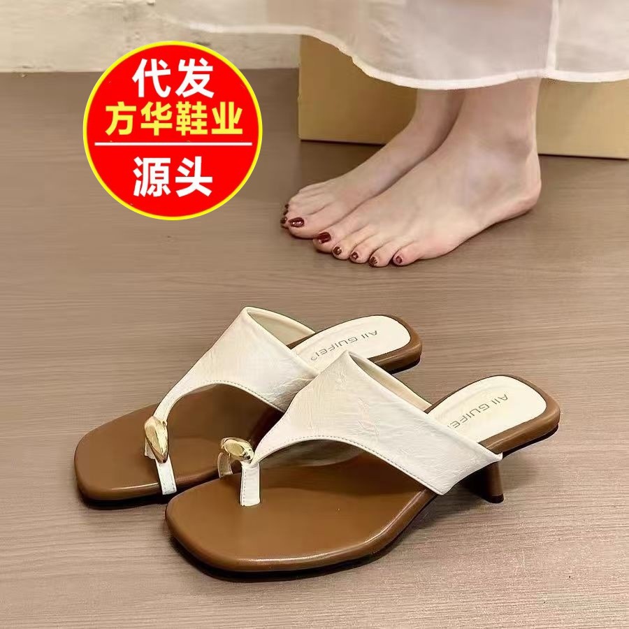 2026 nueva ropa exterior de verano con sandalias de falda zapatillas de calzado de tacones de talón