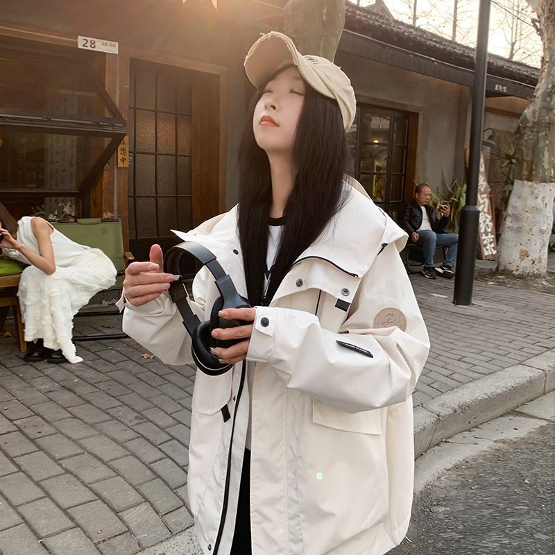秋のジャケット男性と女性のジャケット 2025 新しい小防風防水登山服アウトドアスポーツとレジャートレンド|undefined