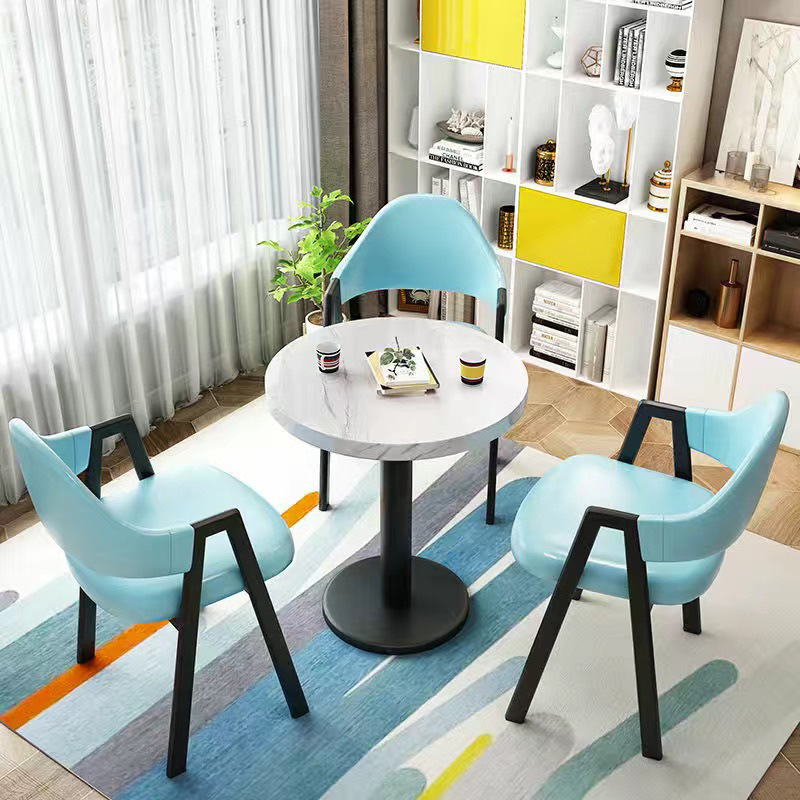 60개의 원형 테이블과 의자 3개 하늘색 가죽