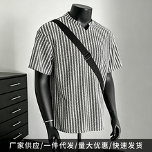 宽松显瘦男士 T 恤立领短袖条纹肌理感夏季休闲百搭立领上衣批发