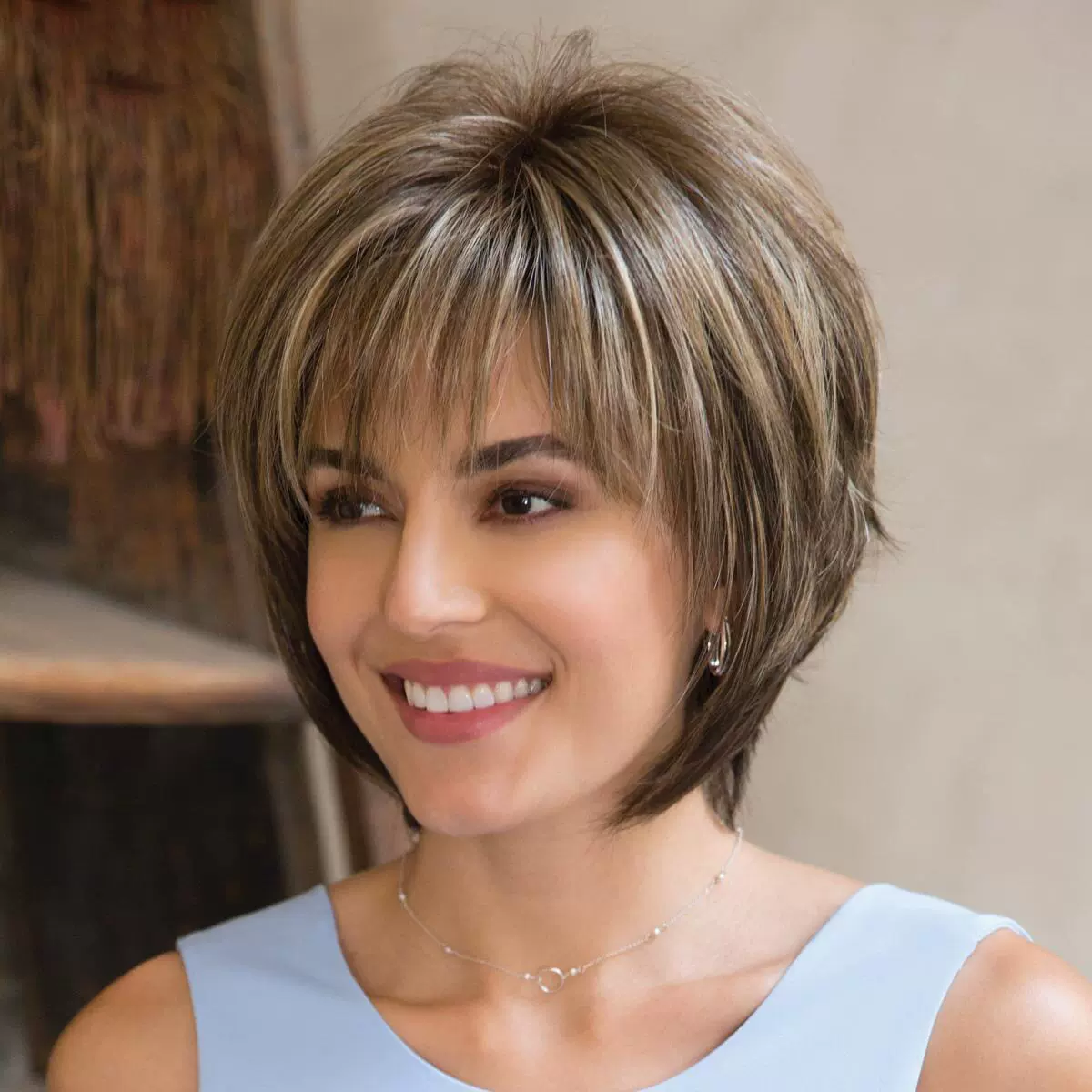 跨境热销欧美白人女士日常全头套假发间色短直发带刘海现货批发