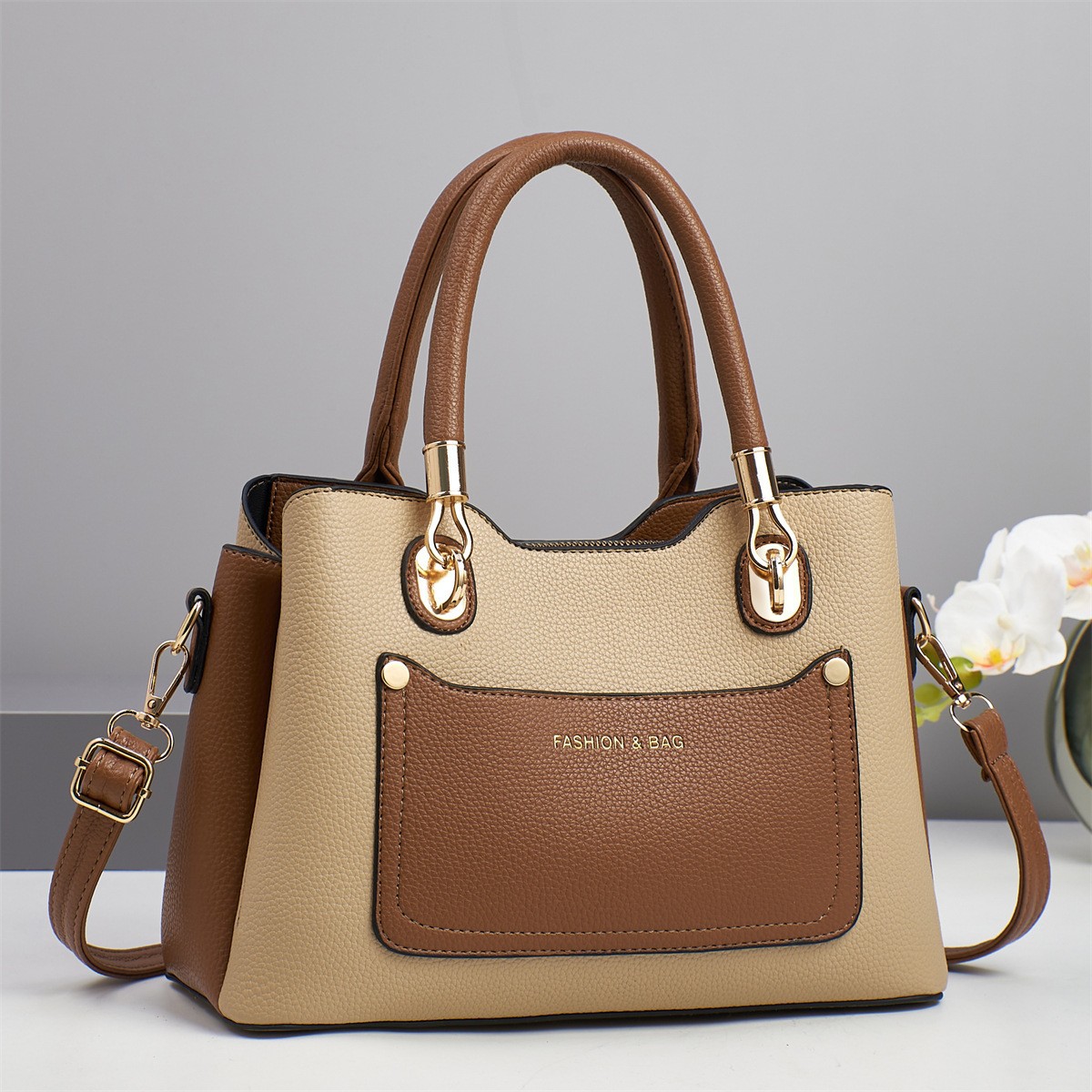 2026 New Style Patchwork Color-Blocking Multi-Layer Large-Capacity Women's Handbag, Simple and Versatile Shoulder Crossbody Small Square Bag Bags