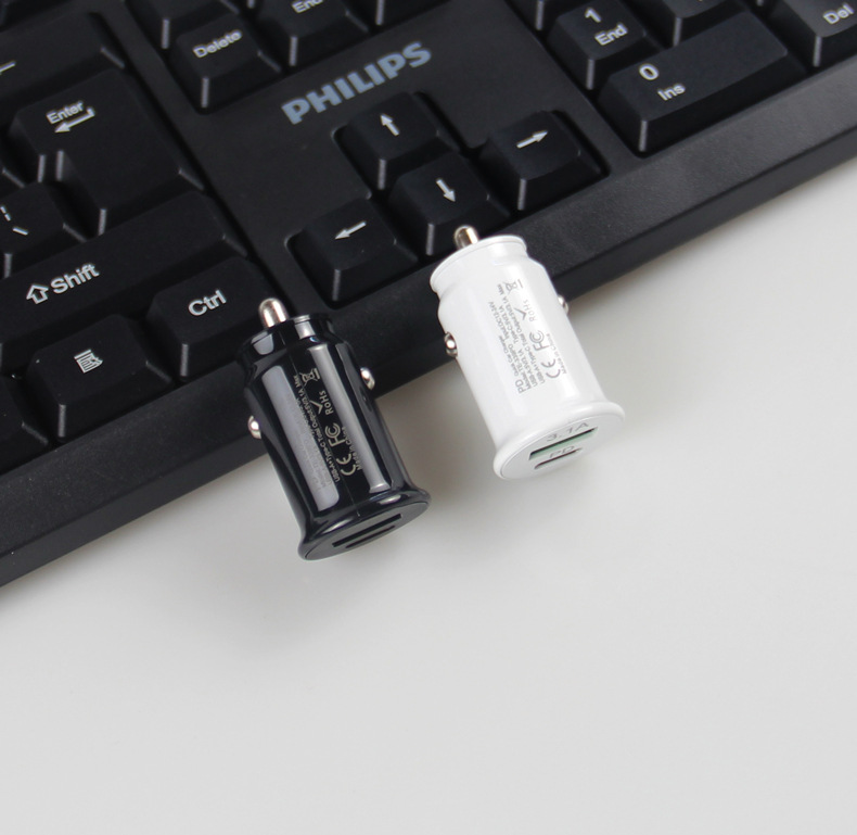 迷你车载充电器