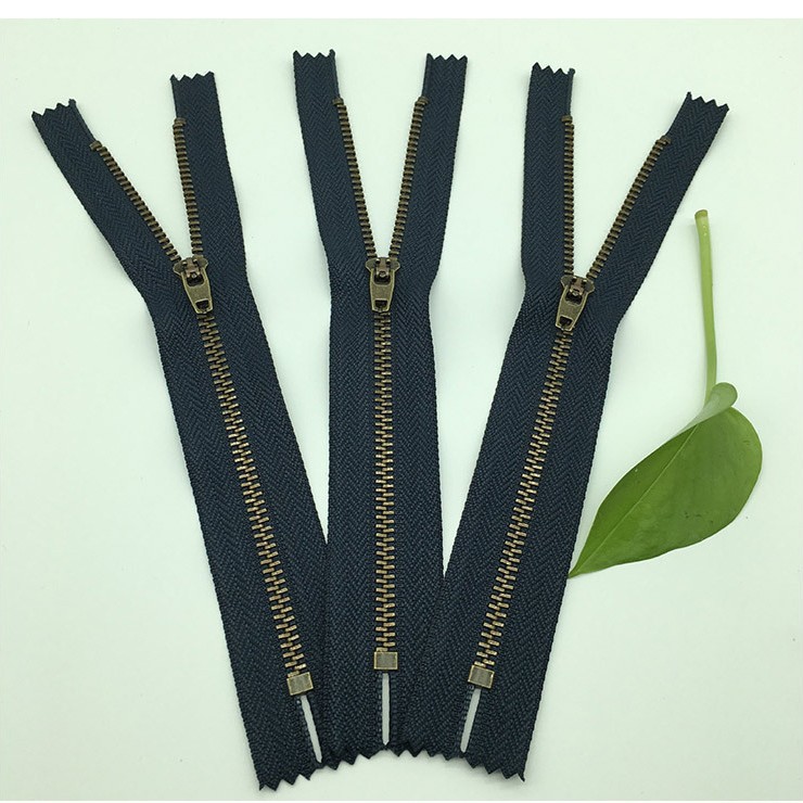 金属拉链下拉片拉链