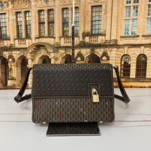 CH�¿�Ů�����羳�p��С����Ůб���ײɫ�OӋ�Еr�����а���Ů