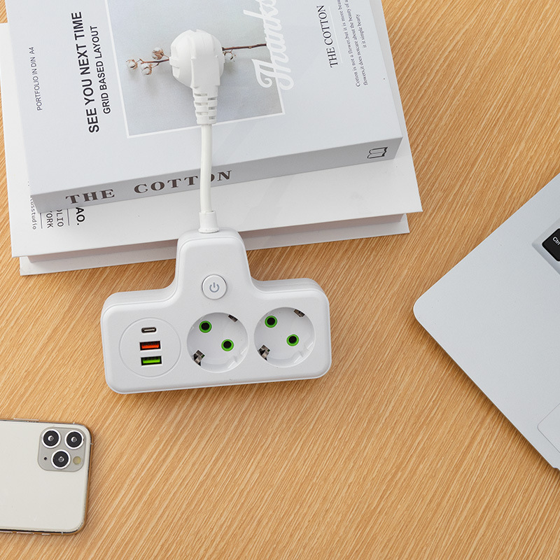 Enchufe de conversión estándar europeo europeo con carcasa negra de línea corta y carcasa blanca 2USB 1Type-c caja de color embalaje