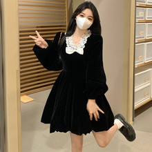 金丝绒小黑裙秋冬韩版复古风小个子显瘦蝴蝶结连衣裙蕾丝拼接短裙