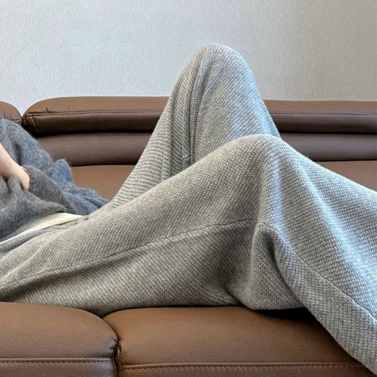 Emphasizing a Sense of Relaxation! 2025 New Gray Thickeneded Warm Wide-Leg Pants for Women, Loose and High-Waisted Long Pants Cotton