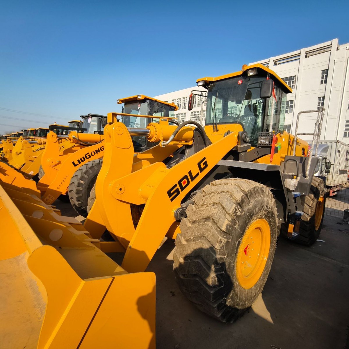 供应外贸铲车出售新款临工956装载机 二手农用5吨铲车50装载机