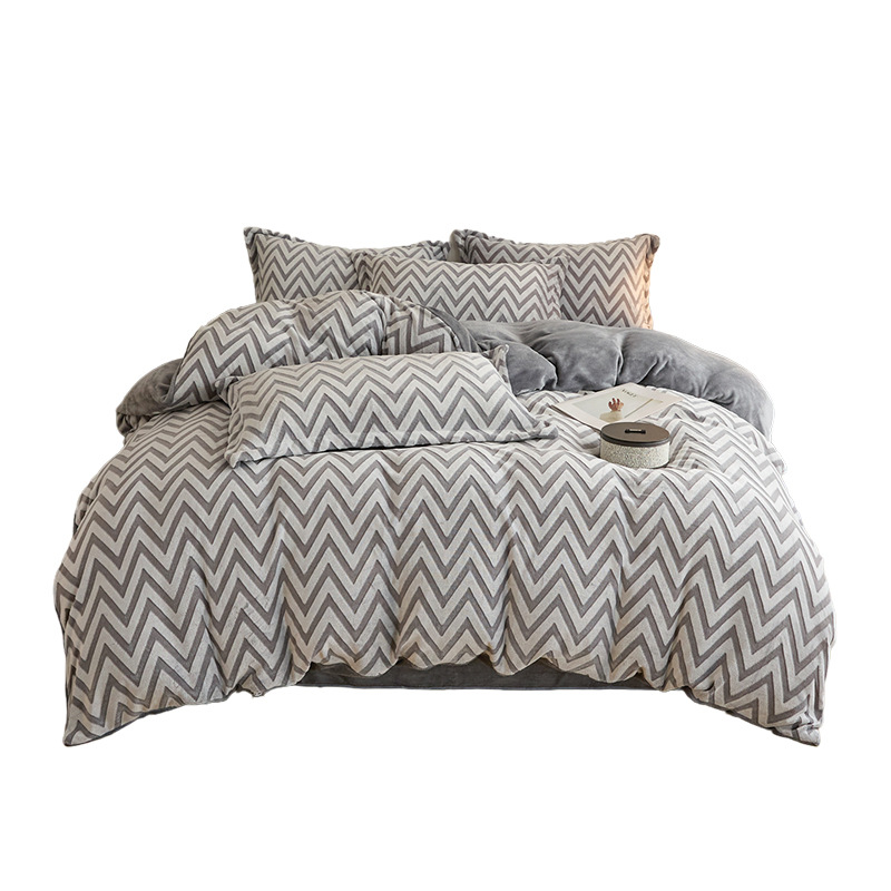 Cama de seda de leche caliente gruesa de cuatro piezas, seda de coral tallada 2025, nueva sopa de cama, colcha de cama de tres piezas