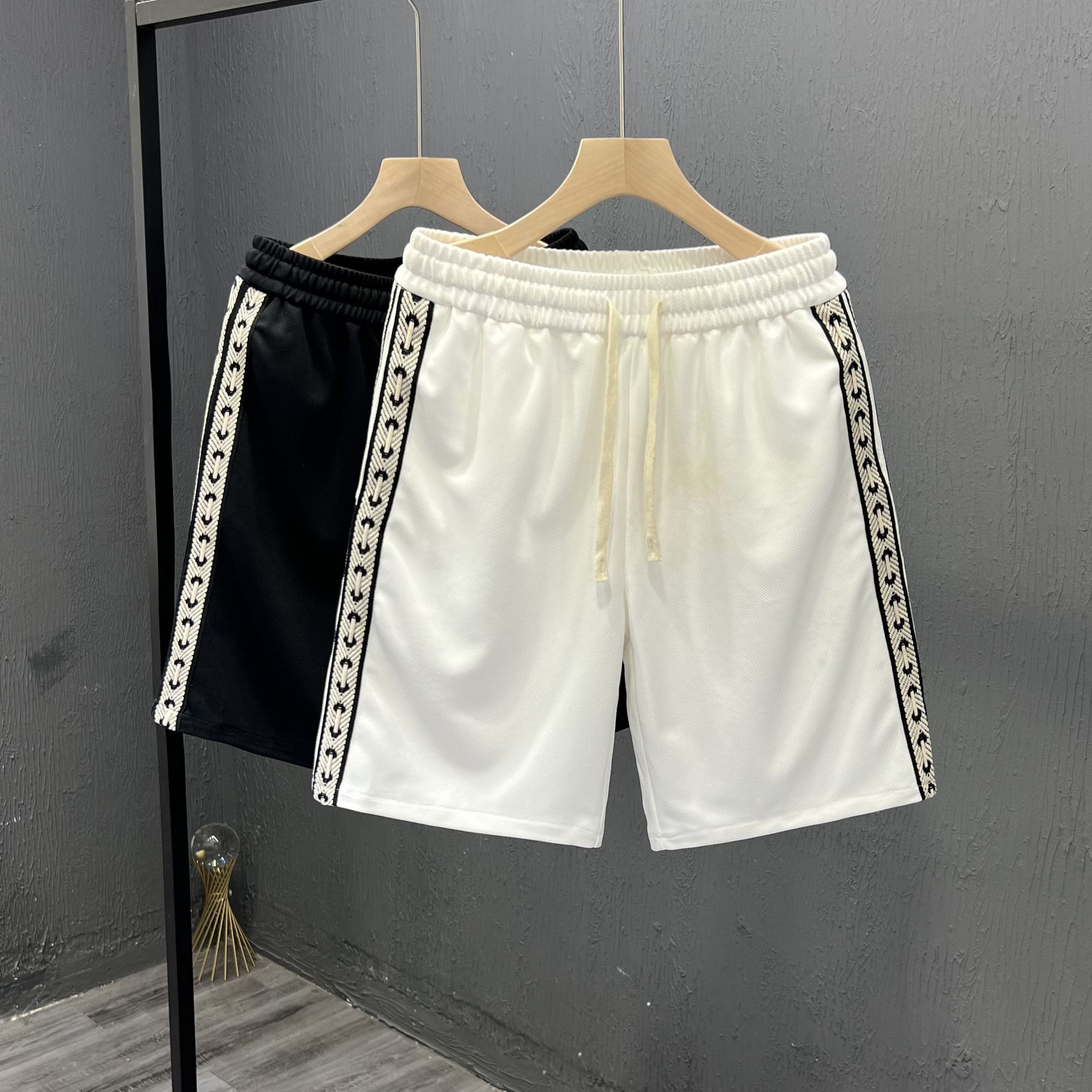 Pantaloncini sportivi estivi alla moda di Instagram, pantaloni Pent impiombati a linea aperta, pantaloncini larghi casual da uomo_voghion.com