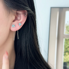 2025 春の新作ブルーの花びらイヤリング女性用、甘くてハイエンド、多用途の耳ピアスファッションアクセサリー