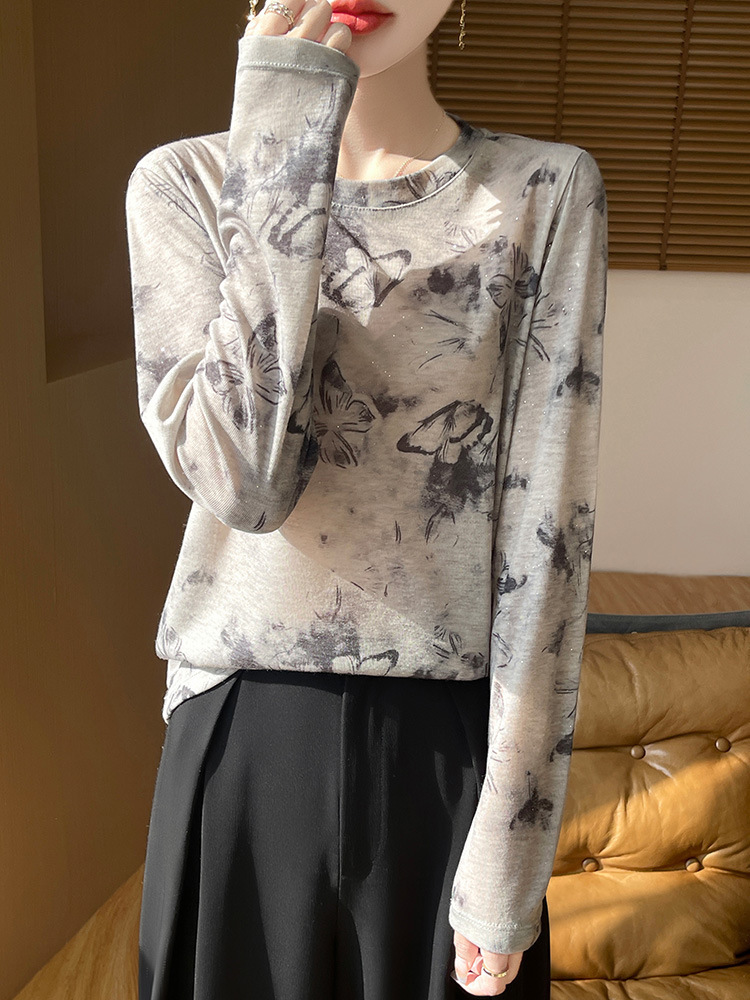 Summer long-sleeve with a round collar