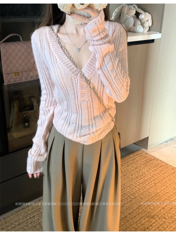 设计感竖坑条针织衫女秋季2025新款纽扣V领粉色毛衣修身显瘦上衣|undefined