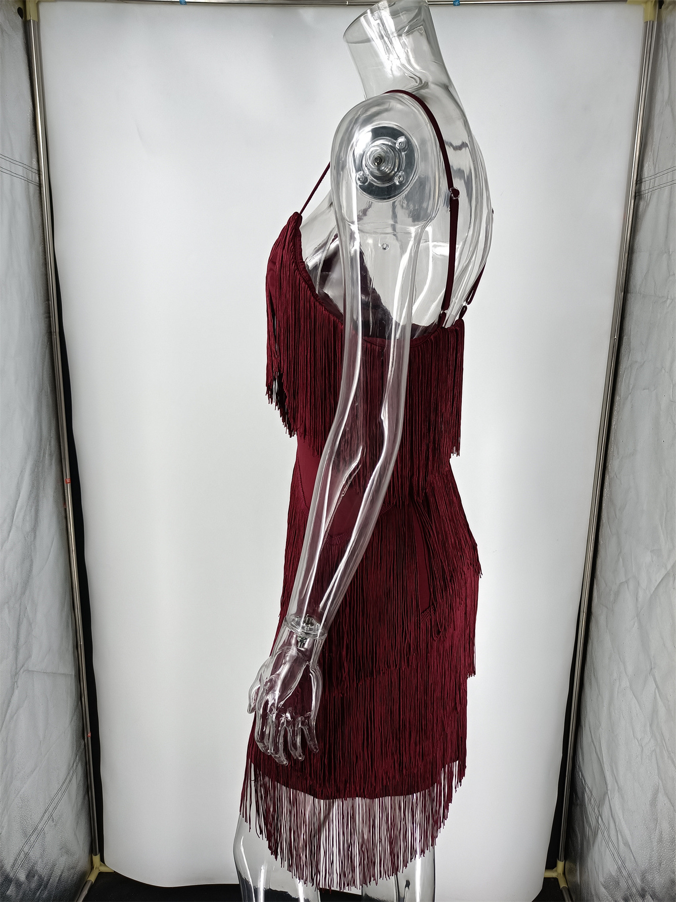 Vestito scollo a v allacciato al collo con frange stile sexy donna_voghion.com