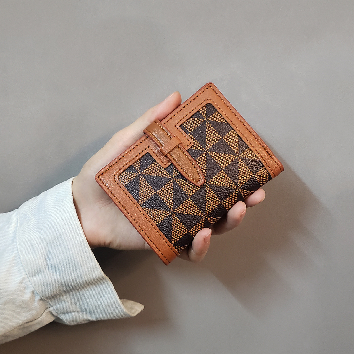 삼각형 [다크 브라운]