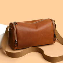 跨境男真皮大容量斜挎包多功能背包高级感休闲商务出行单肩枕头包