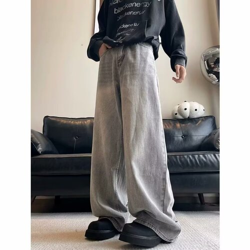 Gray denim pants for men, high-street style, loose-fitting, casual, clean-fit, slightly flared, wide-leg, straight-cut, washed and distressed long pants.
