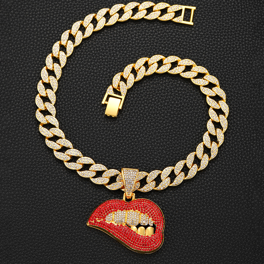 Diamond Cuban Chain Necklace With Lip Pendant And Personalized Design_voghion.com