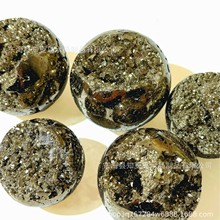天然秘鲁黄铜矿水晶球 水晶原石晶洞球愚人金球矿标奇石摆件 跨境