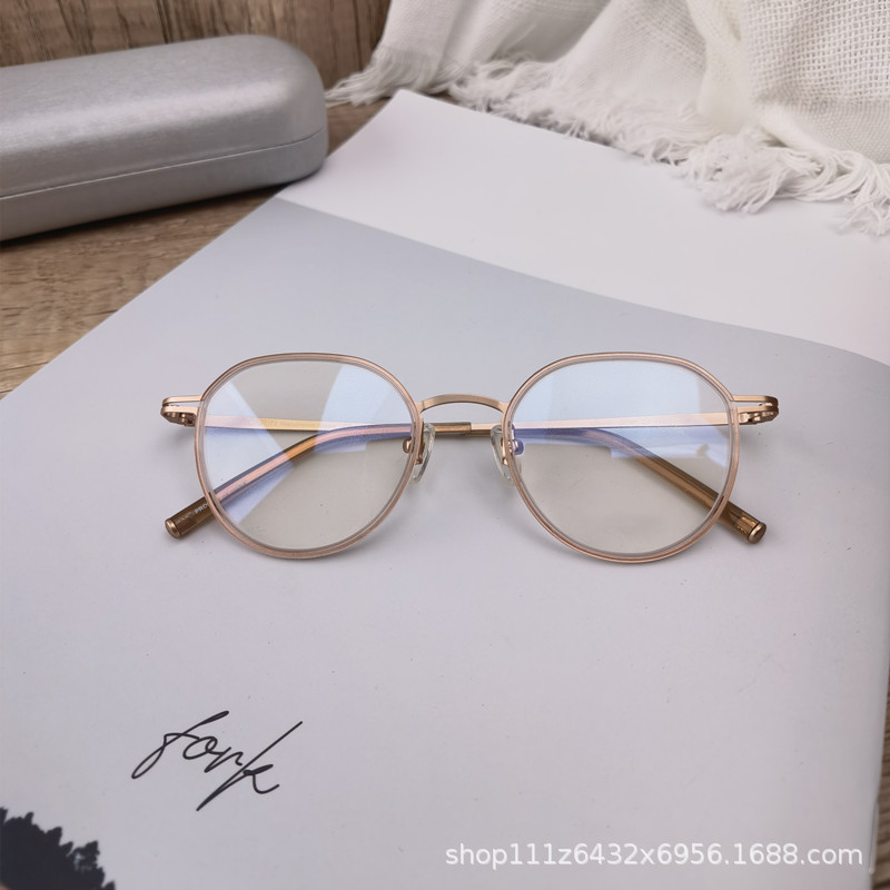 Fashionable ultra light comfortable glasses