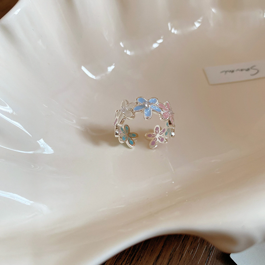 Bague pour index en zircon, perle et goutte d'huile, design ajouré, bijou luxueux et raffiné._voghion.com