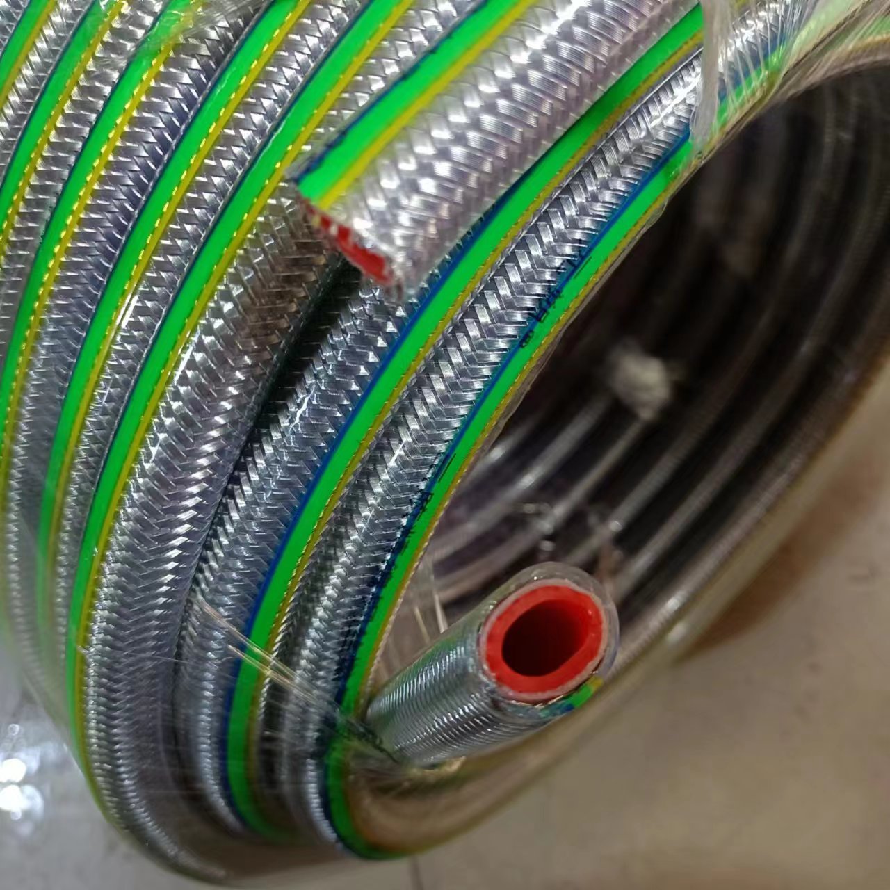 28041db37780cc400080993a81de8b