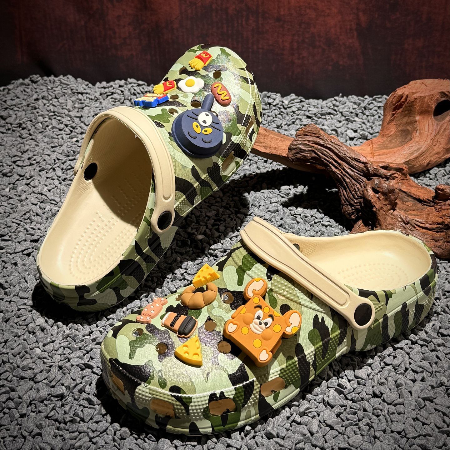 Nuevos zapatos de impresión de camuflaje transfronterizos, zapatos de agujero, zapatos de sandallas de pareja, zapatillas de moda para hombres y mujeres