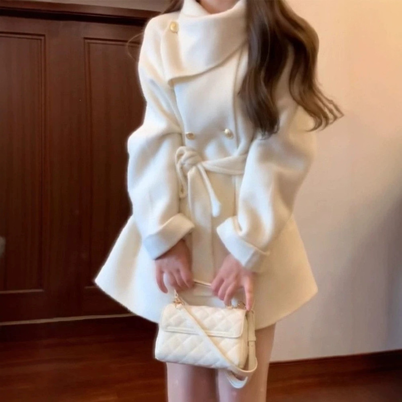 White high-end woolen coat for women, short style, 2026 winter new model, petite lady's woolen coat with scarf collar White high-end woolen coat for women, short style, 2026 winter new model, petite lady's woolen coat with scarf collar