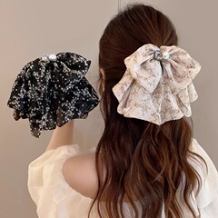 洗練された小さな砕花が王女風の甘いヘアピンを挟んで髪の量がレトロなファッションサメが女性の真珠の髪を挟んでいる