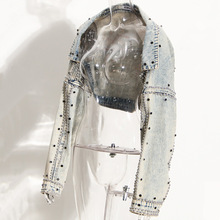 港风设计2025小众新款铆钉镶钻洗水做旧高腰披肩式牛仔短外套