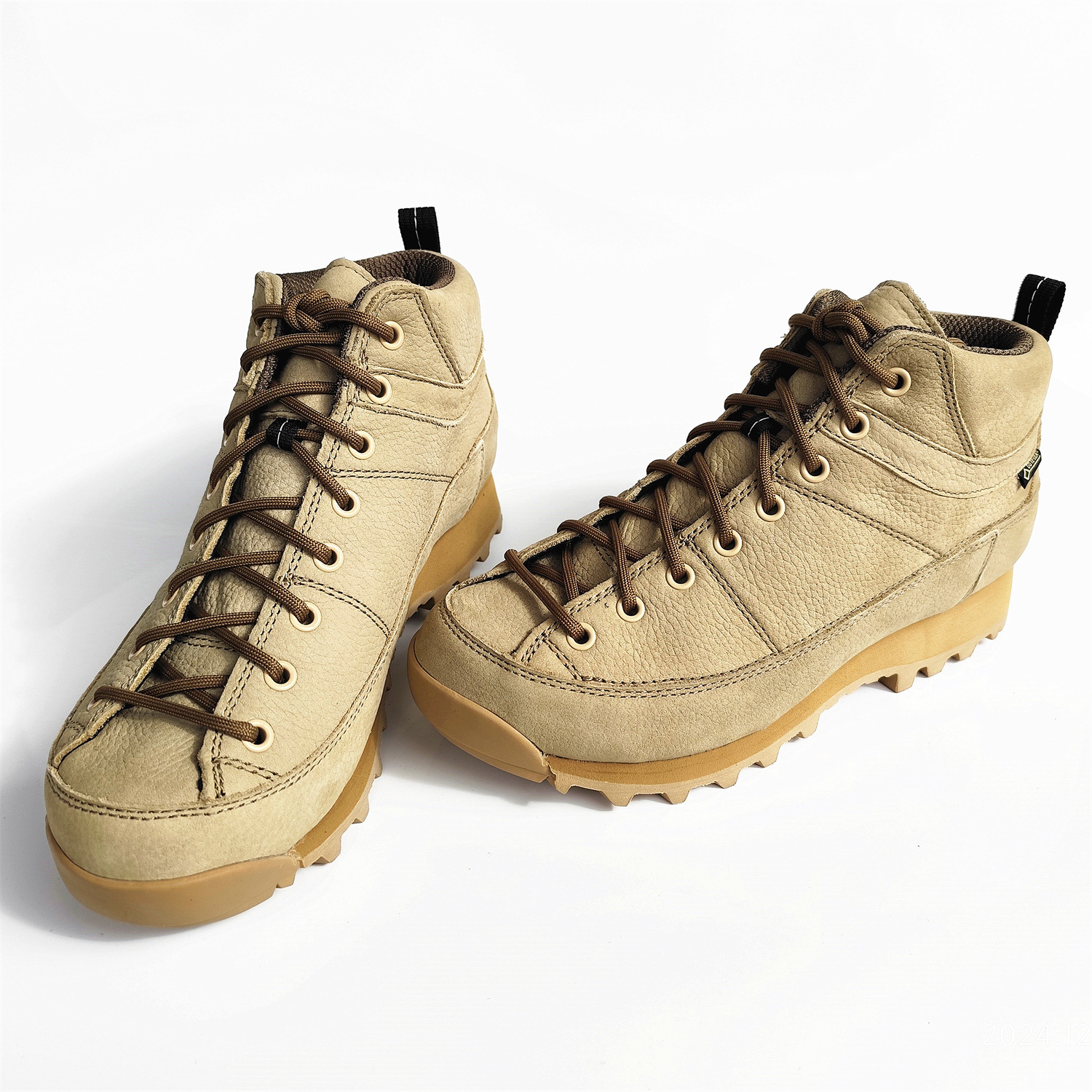 ShoeGlobe Dongwu Outdoor Factory Hiking Mountaineering Waterproof Men's Women's Genuine Leather Top Layer Cowhide Sports Shoes_voghion.com