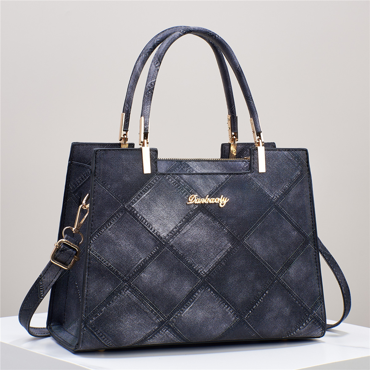 Women's Medium Pu Leather Argyle Classic Style Zipper Handbag display picture 5