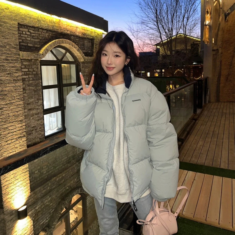 Gray-blue 90% white duck down women's short puffer jacket, 2026 winter new style, thickened, for petite figures, trendy