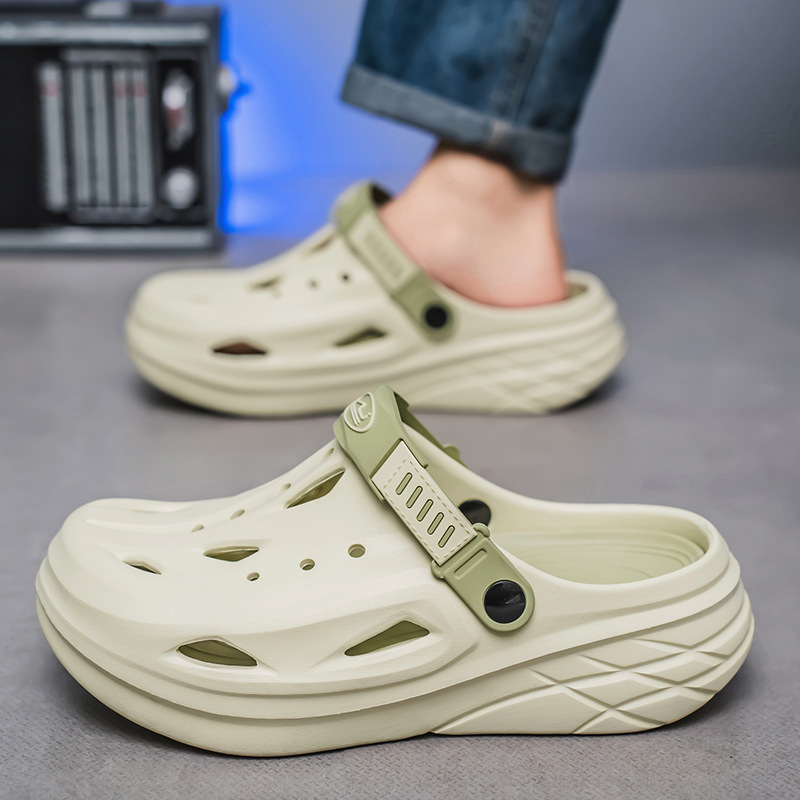 2025 verano nuevo estilo zapatos con agujeros pareja sandalias y pantuflas casuales de gran tamaño zapatos de playa coreanos pisando la mierda sandalias Baotou