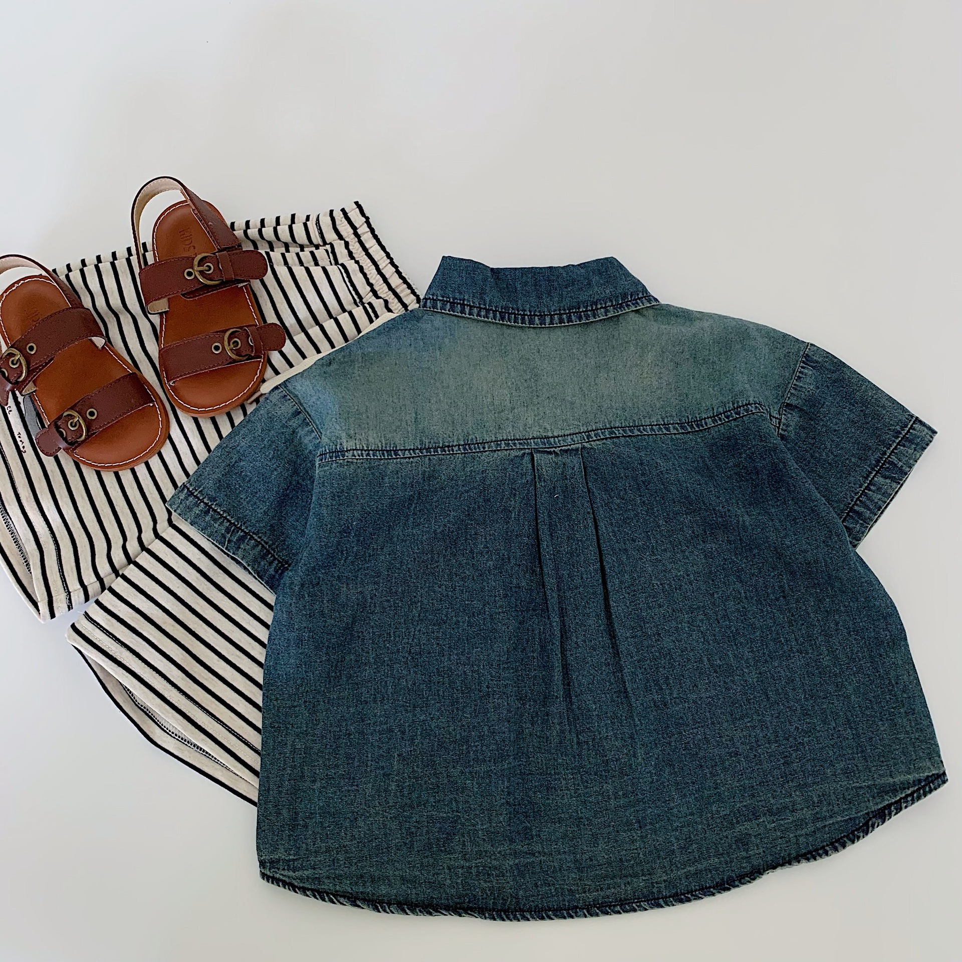 Camisa de mezclilla para niños Maibao 2025 verano nuevo estilo para niños coreanos camisa de manga corta para niños verano top a