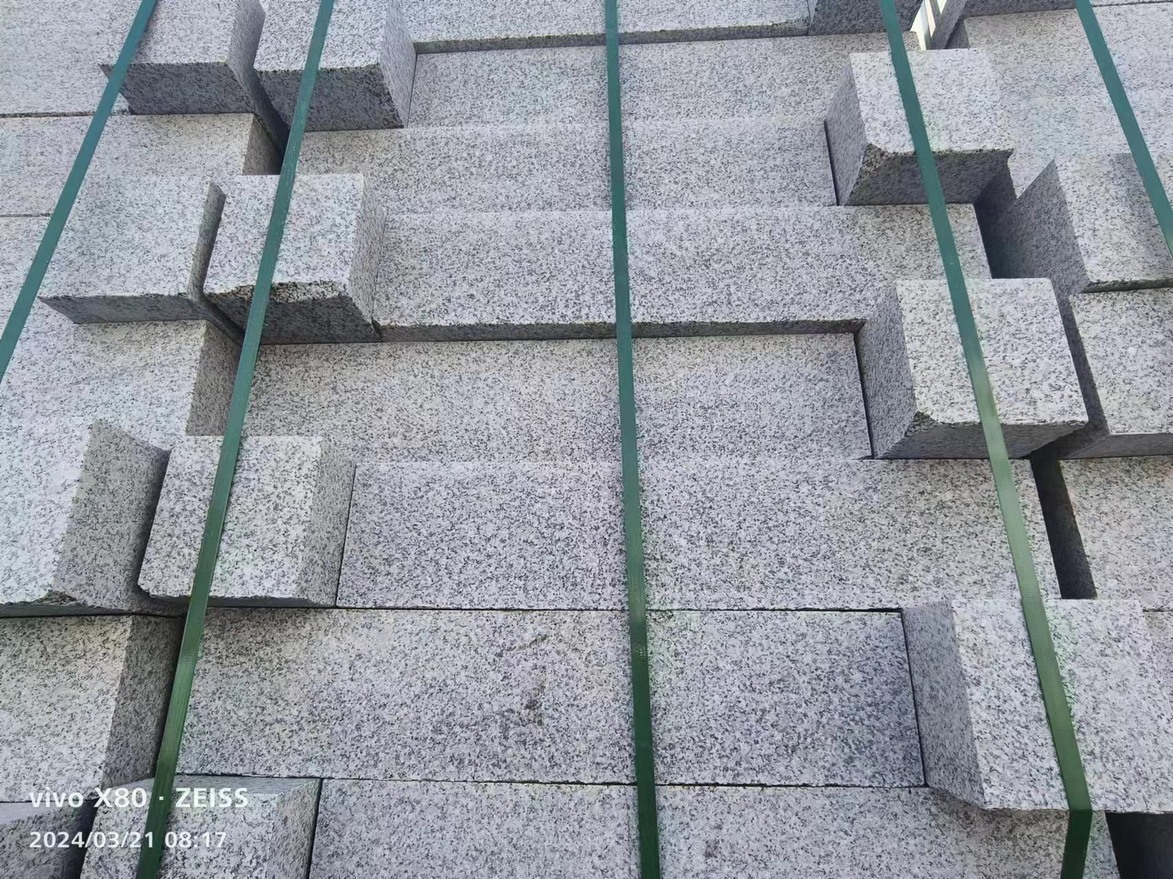 厂家直销花岗岩路沿石弧形芝麻灰芝麻白路牙石路沿石广场道路侧石-阿里巴巴