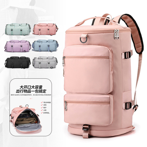 Capacious travel bag for men and women