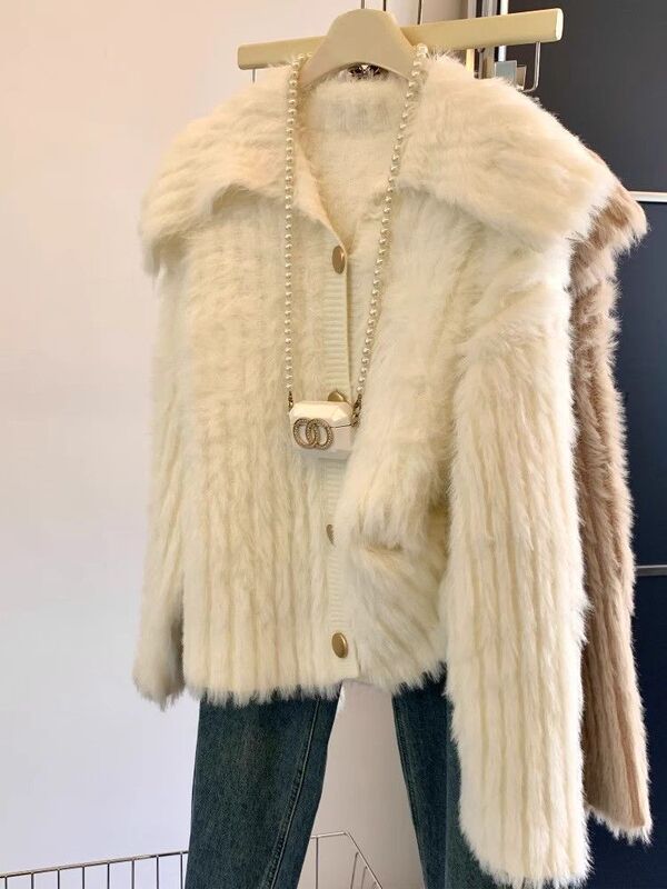 Mink Velvet Soft and Gentle Sweater with Gold Buttons and Thickeneded Waxy Imitation Lapel Cardigan for Women in Autumn and Winter